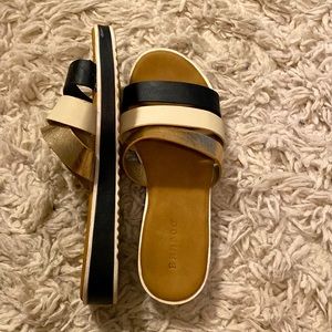 Womens sandal size 6